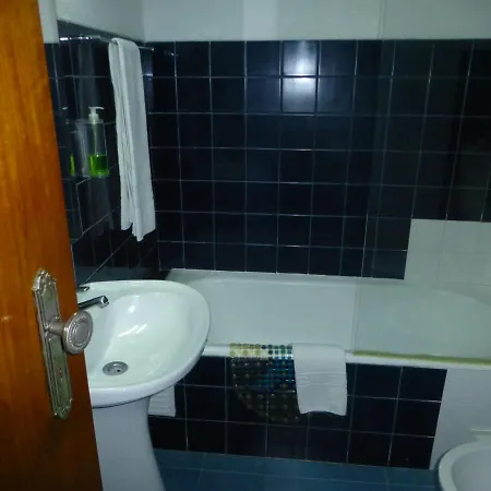 ゲストハウス Residencial Arabi 3*