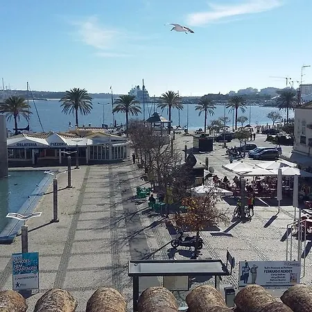 ゲストハウス Residencial Arabi 3*